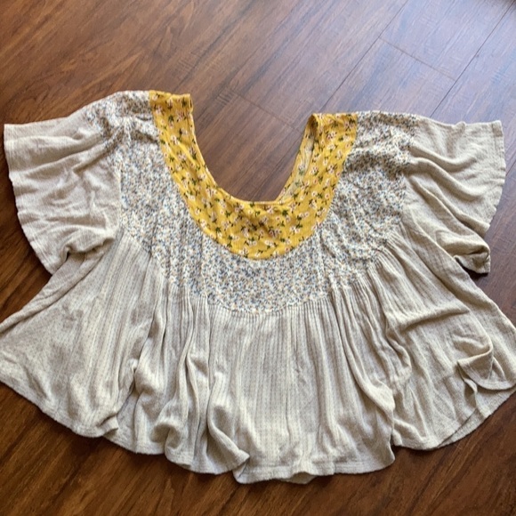 Hummingbird boho floral top size medium - Picture 6 of 6